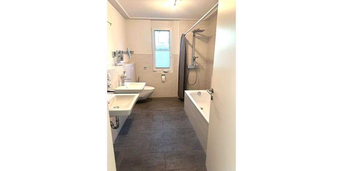 Erdgeschoßwohnung Gundelfingen - 3 Zimmer, 101 m&sup2;, 1.700&euro; | Angebot:26315096