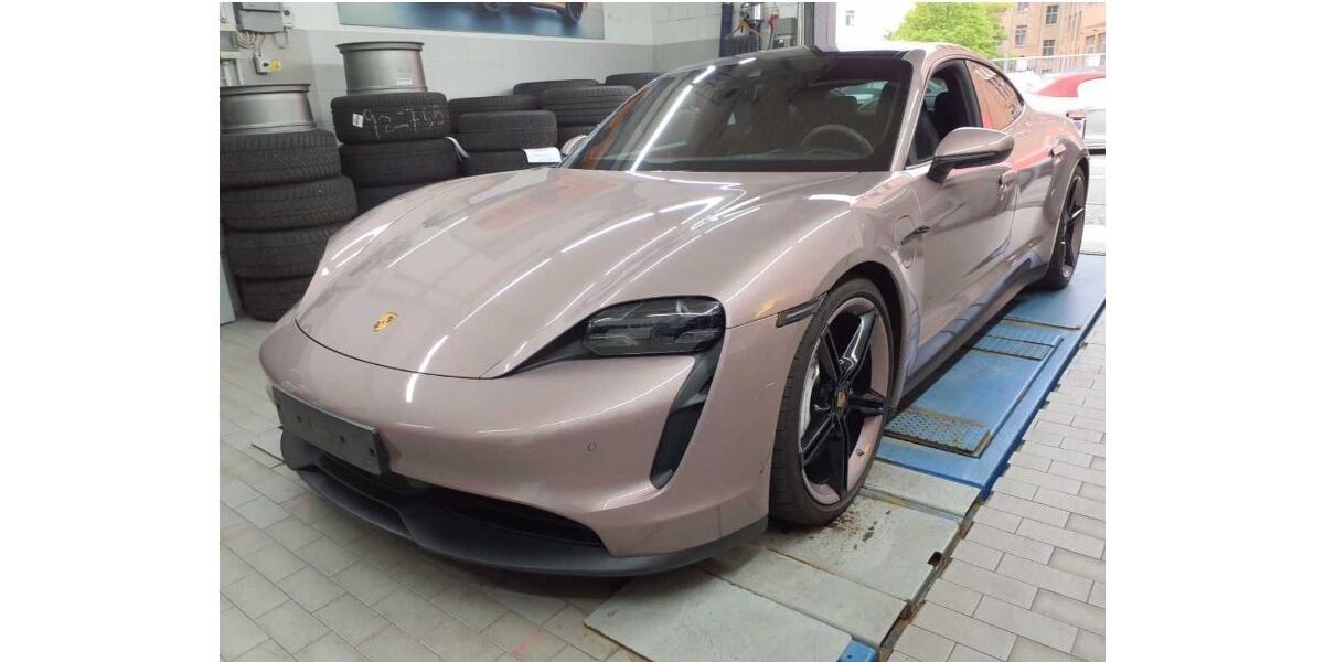 Porsche Taycan 65.200 km 62.990 &euro; Hannover 30453