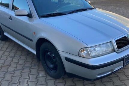 Skoda Octavia 220.000 km 650 &euro; Weißwasser 02943