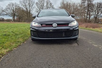 VW Golf 120.000 km 13.900 &euro; Tönisvorst 47918