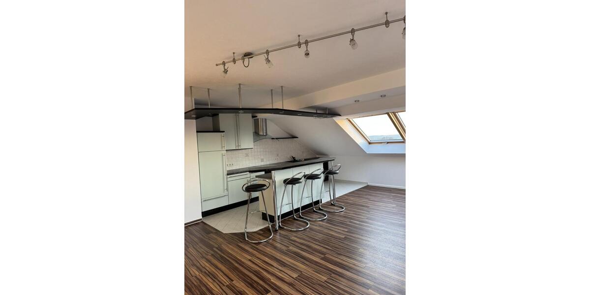 Dachgeschoßwohnung Reichenbach im Vogtland - 3 Zimmer, 68 m&sup2;, 430&euro; | Angebot:25432225