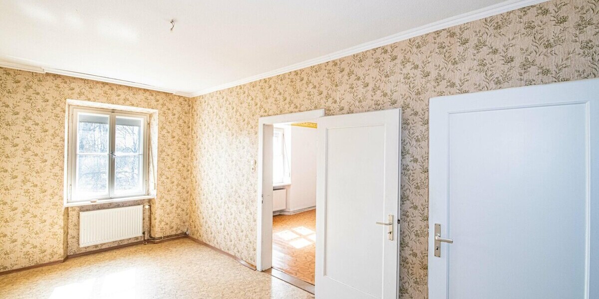 Großzügiges Zweifamilienhaus mit verborgenem Garten in der Innenstadt von Cham - Mehrfamilienhaus, Wohnhaus Cham | Angebot:26298154