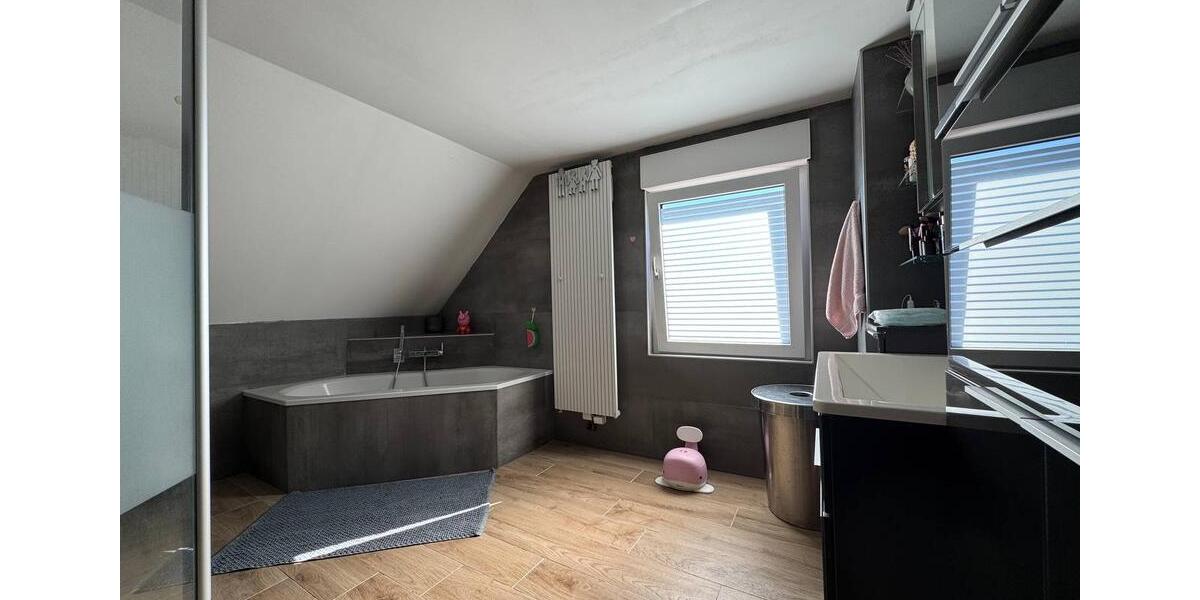 Doppelhaushälfte Weeze - 5 Zimmer, 187 m&sup2;, 359.000&euro; | Angebot:26412378