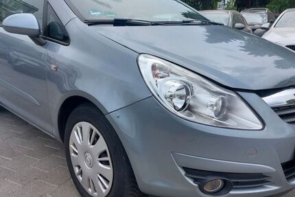 Opel Corsa 138.799 km 2.250 &euro; Fellbach 70736