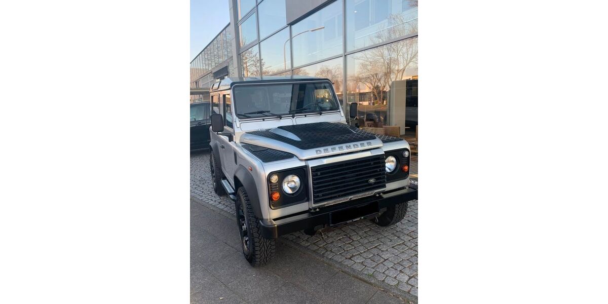 Land Rover Defender 34.218 km 56.890 &euro; Elsenfeld 63820