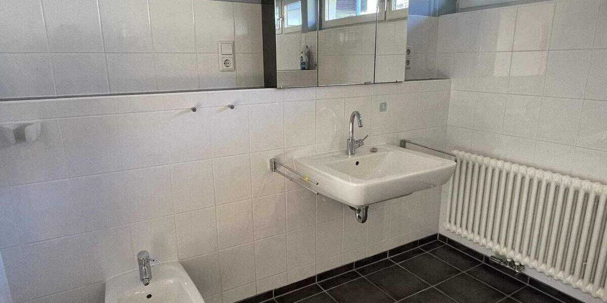 Mehrfamilienhaus, Wohnhaus Bad Windsheim - 7 Zimmer, 205 m&sup2;, 540.000&euro; | Angebot:25690491