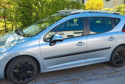 Peugeot 207 117.000 km 2.490 &euro; München 80997