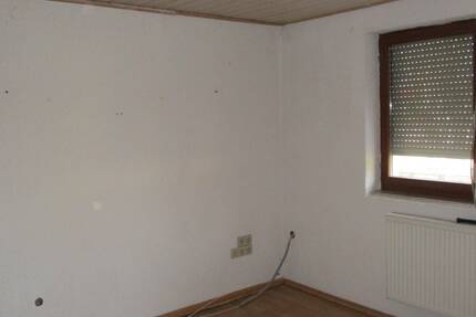 Haus Mellrichstadt - 4 Zimmer, 70 m&sup2;, 65.000&euro; | Angebot:25676837