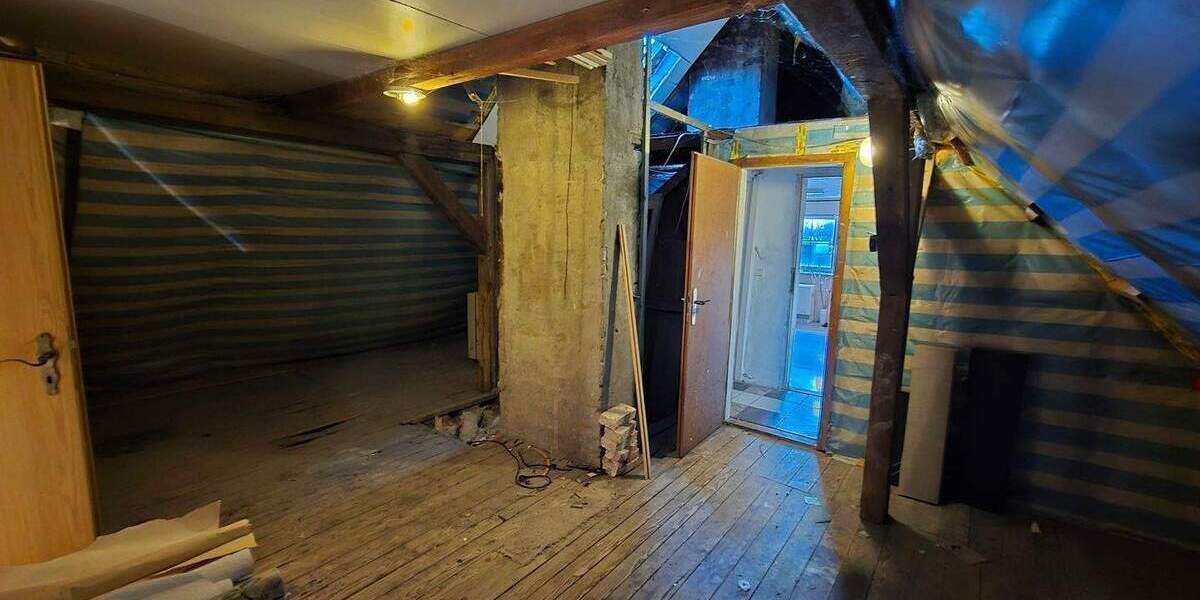 Wohnhaus mit großem Potenzial in Neubrandenburg 4 zimmer