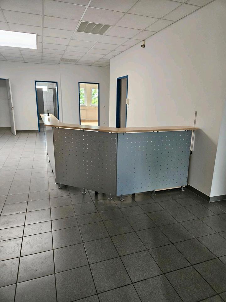Büro, Praxisräume, Sozialräume