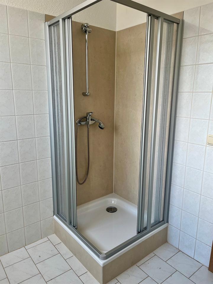 frei ab 01.01.2026 - Helle 1-Raum-Dachgeschosswohnung – ideal für junge Leute zimmer