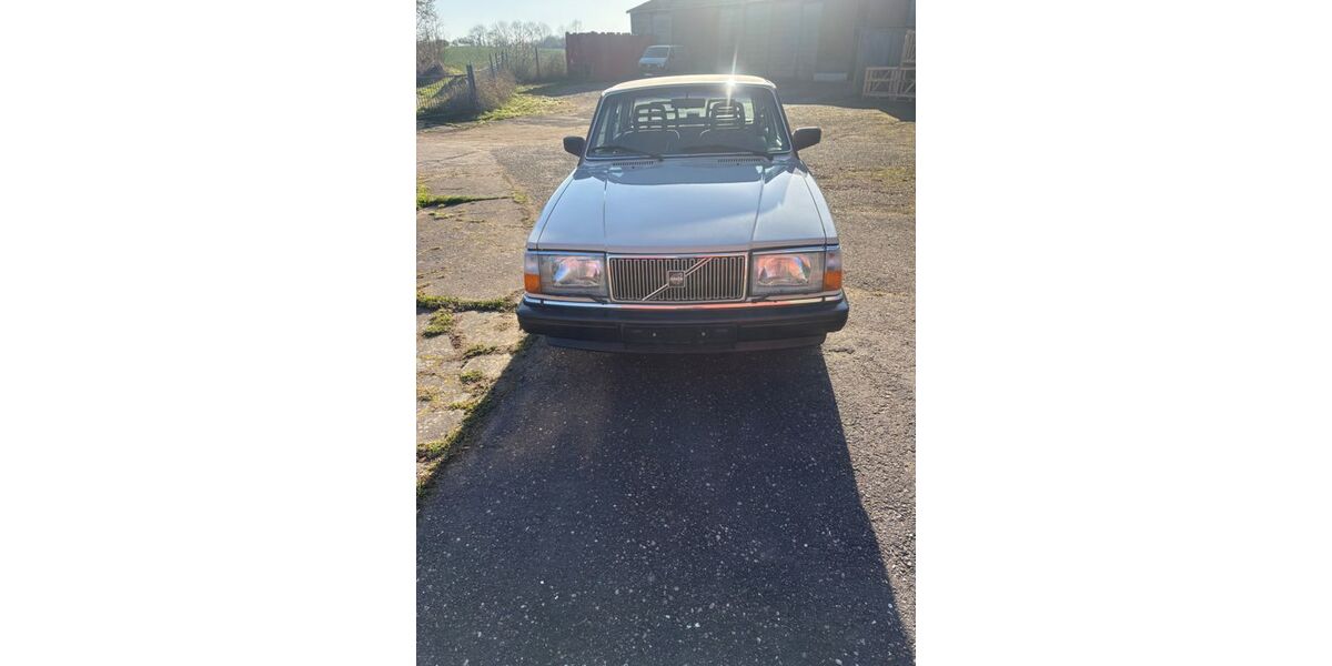Volvo 240 126.000 km 9.500 &euro; Grebenhagen 23623
