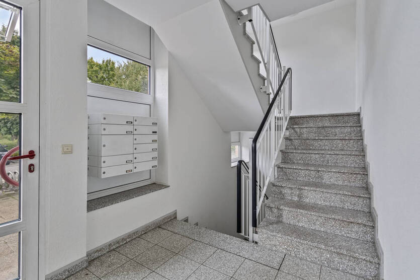 *** Lichtdurchflutete Dachgeschoßwohnung mit zwei sonnigen Dachterrassen in Top-Lage ***