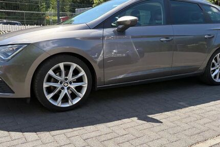 Seat Leon 121.800 km 12.700 &euro; Berlin 13591