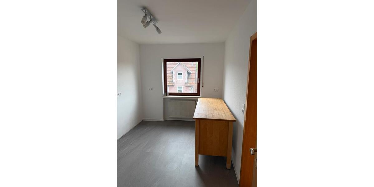 Etagenwohnung Bebra - 4 Zimmer, 102 m&sup2;, 750&euro; | Angebot:26482958