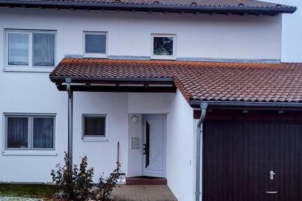 Attraktive 3,5 zimmer Wohnung mit Garage und Stellplatz - Rissegg 3.5 zimmer