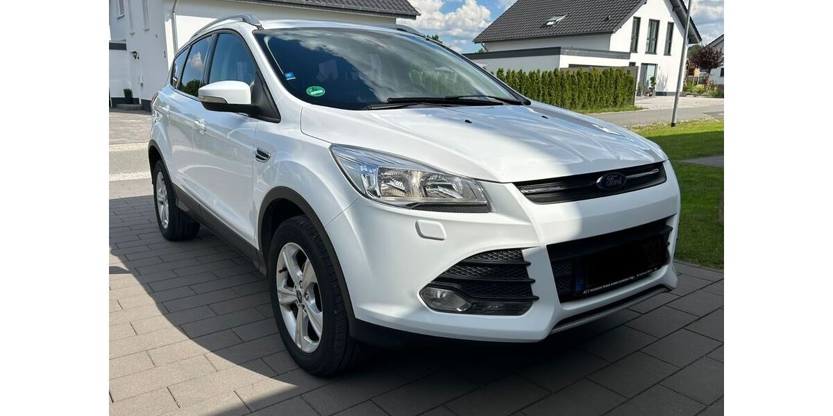 Ford Kuga 99.000 km 9.500 &euro; Diemelstadt 34474
