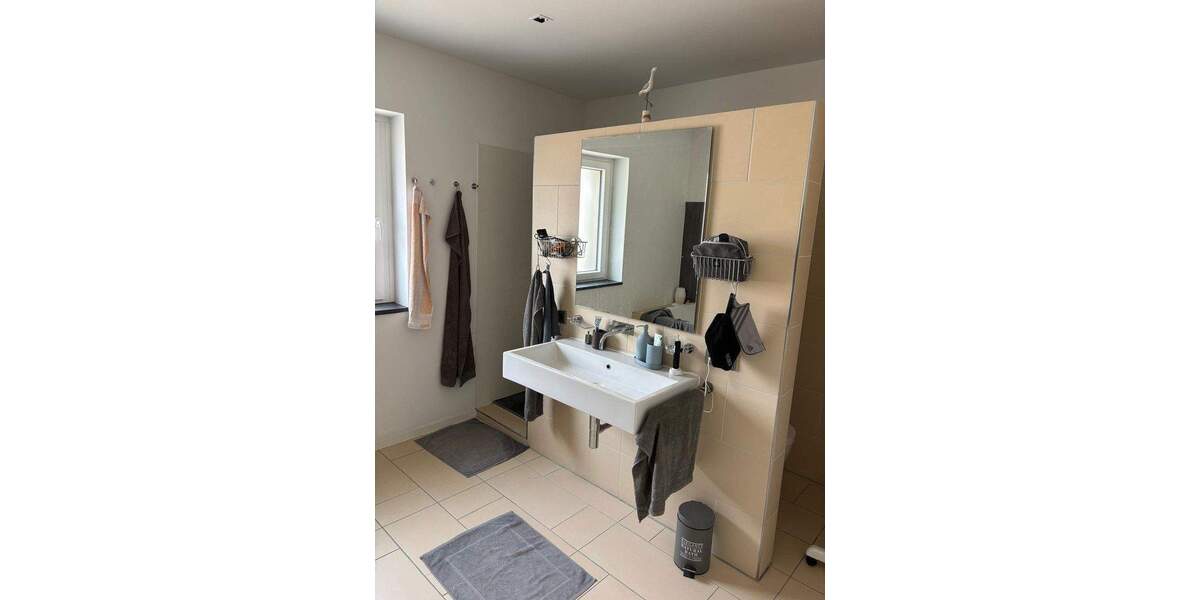 Etagenwohnung Brühl Rohrhof - 4 Zimmer, 108 m&sup2;, 1.500&euro; | Angebot:25659075