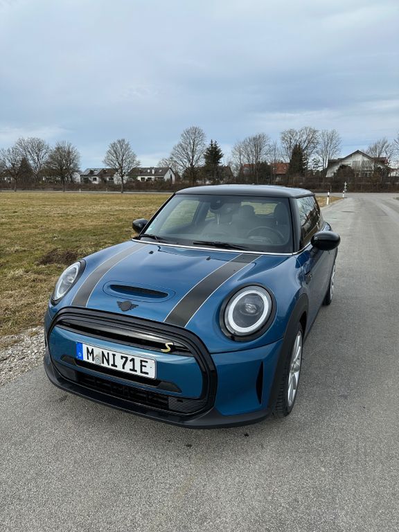 Cooper SE