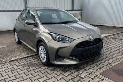 Toyota Yaris 28.134 km 16.990 &euro; Nürnberg 90427