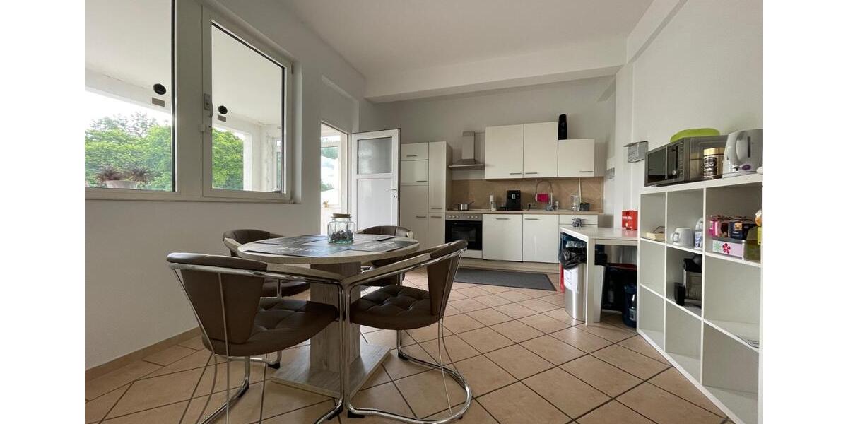 Großzügige Büro- Praxisfläche in zentraler Lage zimmer