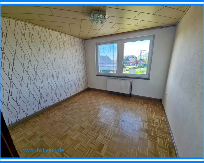Eigentumswohnung mit Balkon in Reppichau - 4 Zimmer Küche Bad - mit Einbauküche - 4- Reppichau Reppichau | Angebot:26386424