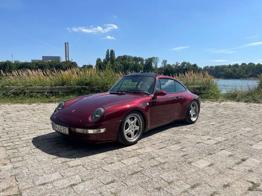 993