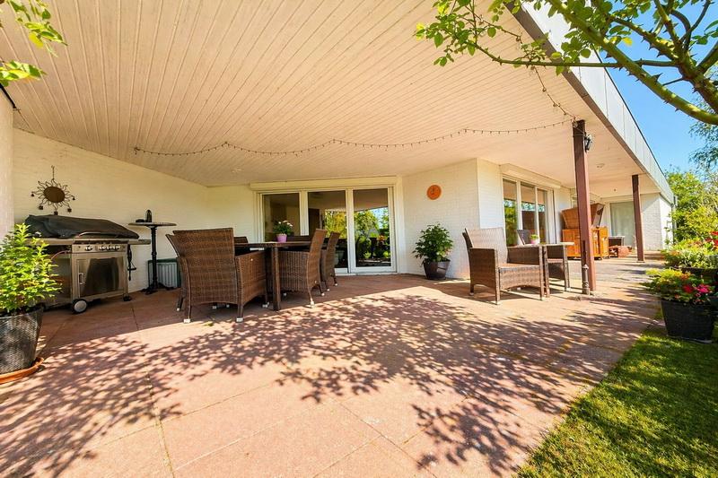 * Großzügiges Architektenhaus * Begehrte TOP-Lage, mit sehr viel Platz für 2 Familien! - Zweifamilienhaus Henstedt-Ulzburg Ulzburg | Angebot:26382175