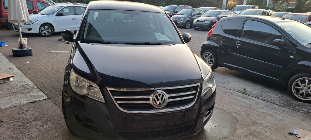 VW Tiguan 215.000 km 3.999 € Oberhausen-Rheinhausen 68794