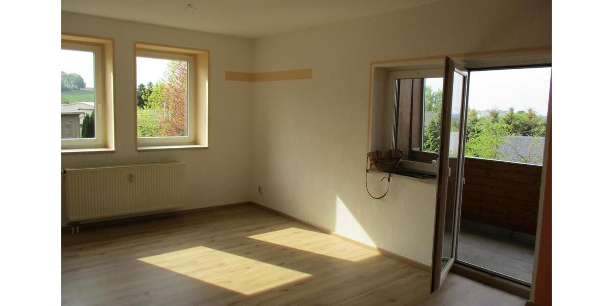 3-Raum-Wohnung mit Balkon und herrlichem Ausblick in Lengefeld zu vermieten 3 zimmer
