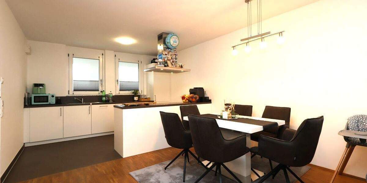 Sonnige 2-Zimmerwohnung mit moderner Einbauküche und großer Südloggia 2 zimmer