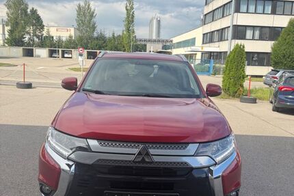 Mitsubishi Outlander 158.000 km 12.900 &euro; Traunstein 83278