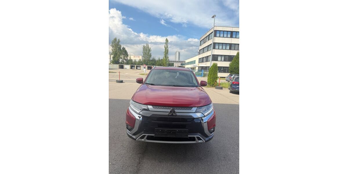 Mitsubishi Outlander 158.000 km 12.900 &euro; Traunstein 83278