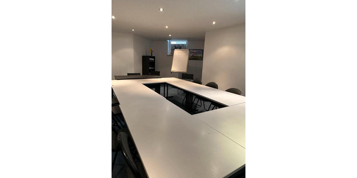 Etagenwohnung Am Ettersberg - 8 Zimmer, 250 m&sup2;, 4.500&euro; | Angebot:24873686