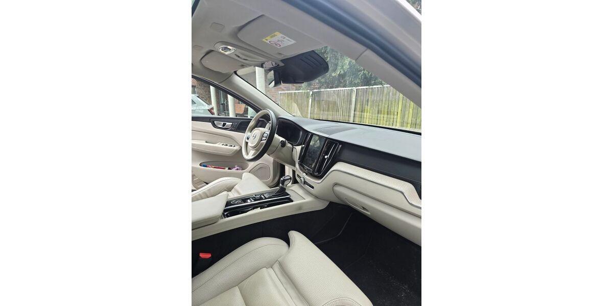 Volvo XC60 90.000 km 33.000 &euro; Berlin 13088