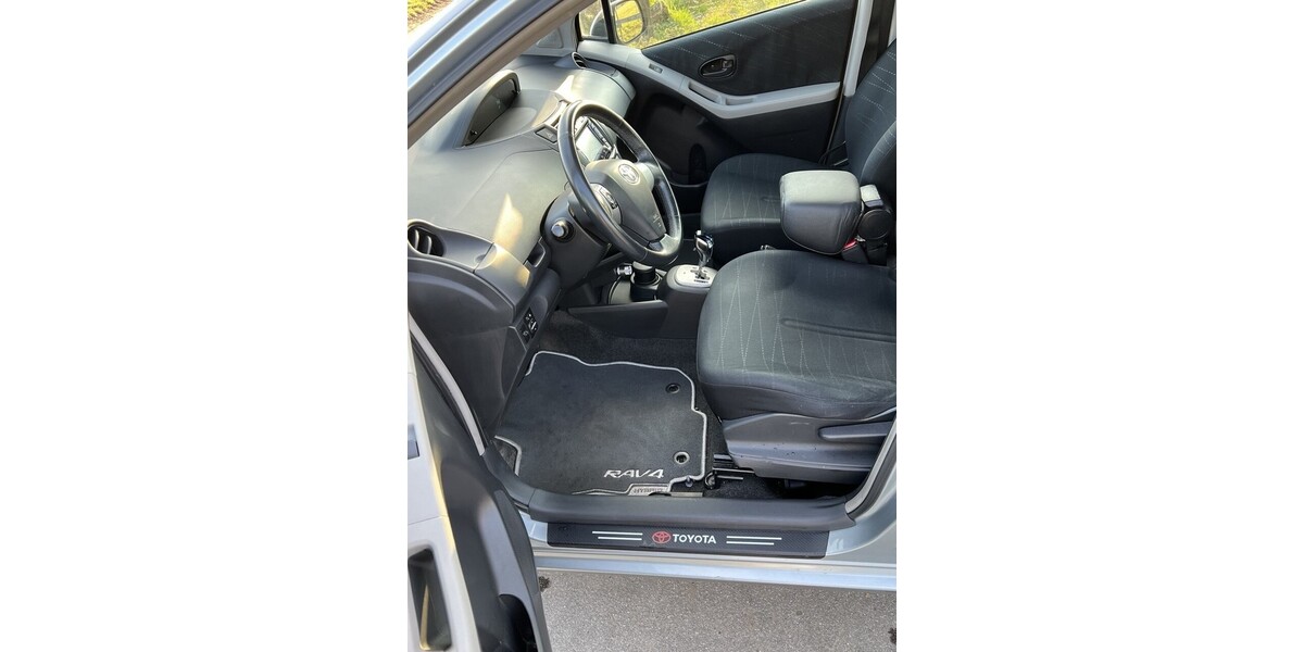 Toyota Yaris 193.000 km 4.700 &euro; Mönchengladbach 41061