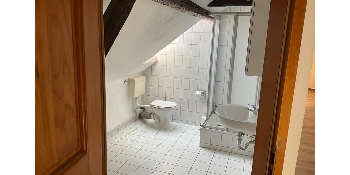Dachgeschoßwohnung Naumburg (Saale) - 2 Zimmer, 45 m&sup2;, 400&euro; | Angebot:26348366