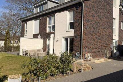 Haus Stuhr - 6 Zimmer, 150 m&sup2;, 1.550&euro; | Angebot:25735370