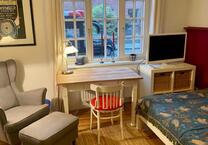 Sehr schön 28m2-möblierte AltbauWohnung in Düsseldorf-Gerresheim