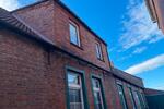 Mehrfamilienhaus, Wohnhaus Hage - 10 Zimmer, 300 m&sup2;, 350&euro; | Angebot:26197226
