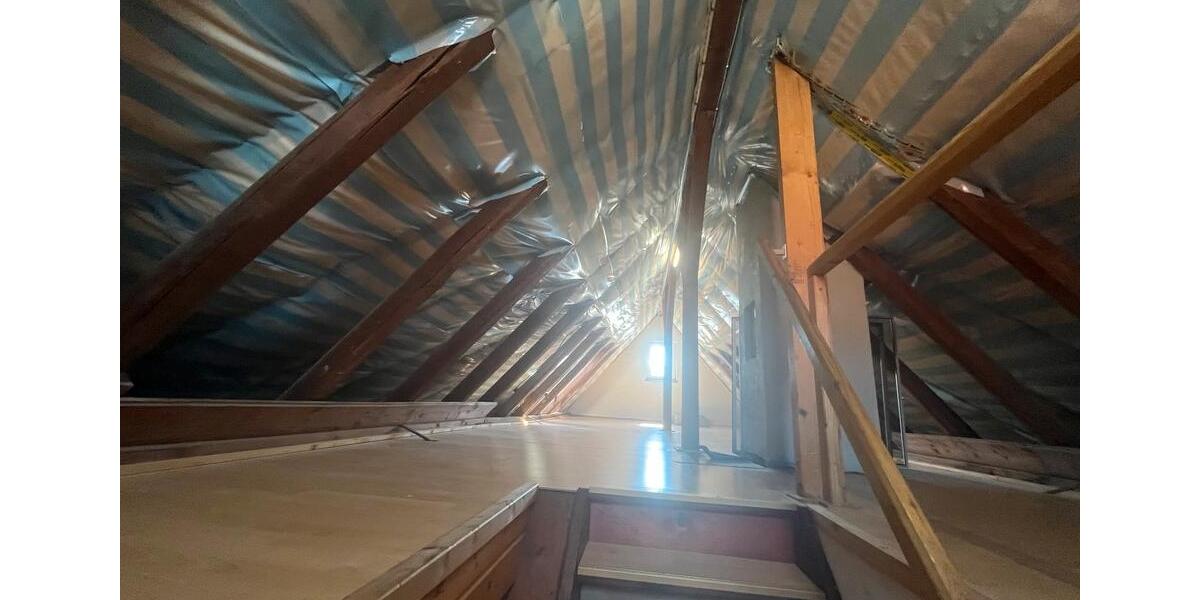 Einfamilienhaus Neckarwestheim - 9 Zimmer, 216 m&sup2;, 699.000&euro; | Angebot:27096900