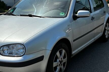 VW Golf 225.000 km 1.100 &euro; Sankt Augustin 53757