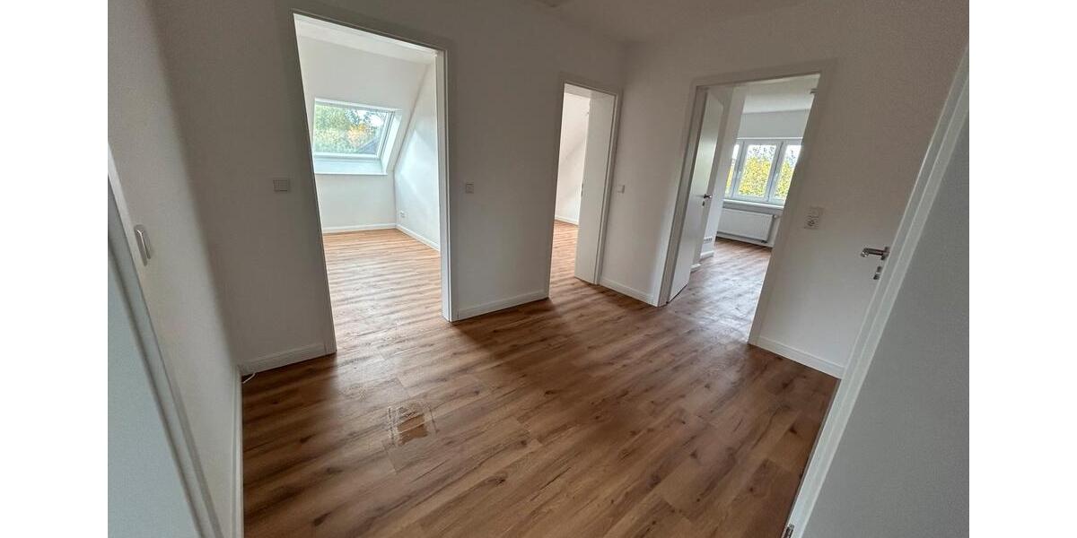 Dachgeschoßwohnung Tönning - 4 Zimmer, 86 m&sup2;, 950&euro; | Angebot:25178696