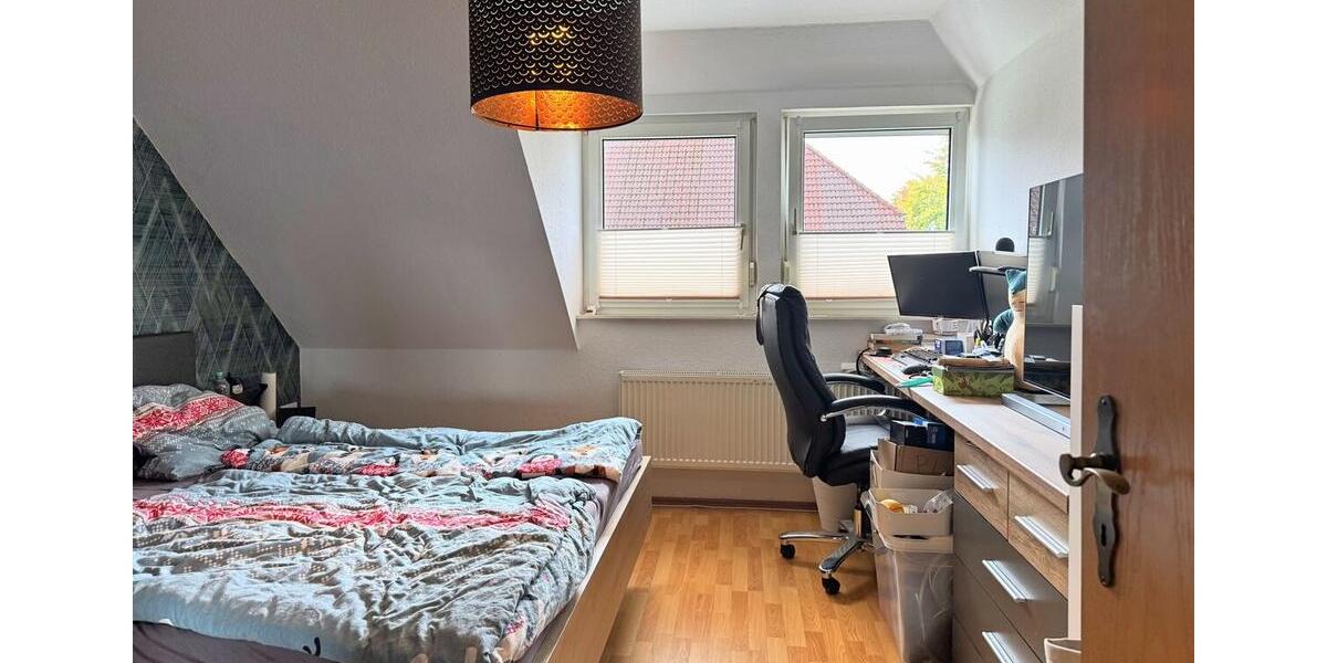 Gepflegte Doppelhaushälfte mit Garten, Garage & Carport in absolut zentraler Lage von Ostgroßefehn 4 zimmer