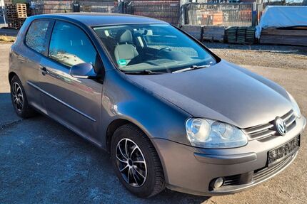 VW Golf 227.000 km 2.850 € Bodolz 88131