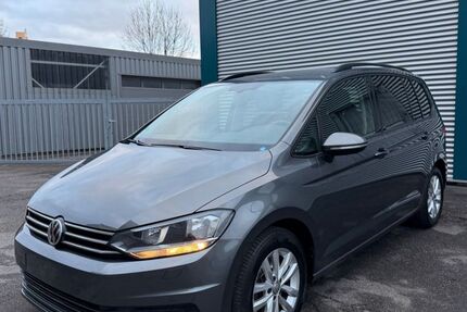 VW Touran 122.000 km 15.999 &euro; Mühlacker 75417