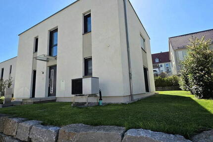 Haus Neustadt - 4 Zimmer, 142 m&sup2;, 680.000&euro; | Angebot:26390363