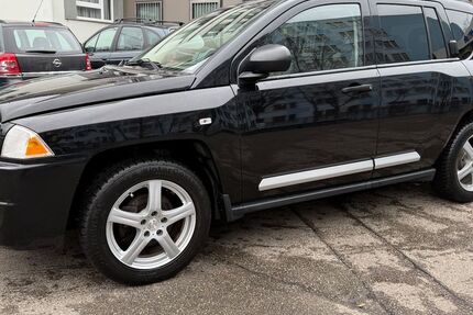 Jeep Compass 118.111 km 7.999 &euro; München 80636