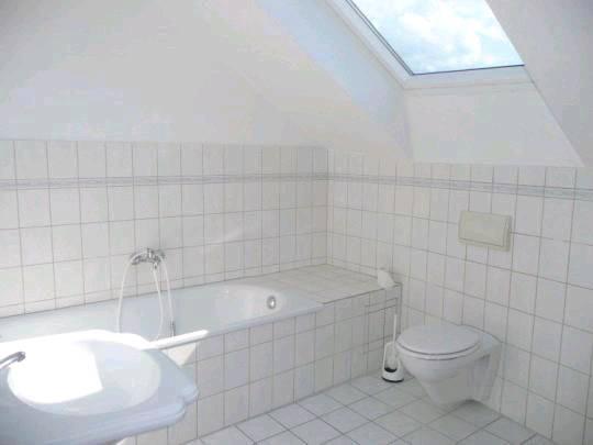 Dachgeschoßwohnung Werdau - 3 Zimmer, 76 m&sup2;, 707&euro; | Angebot:26350221