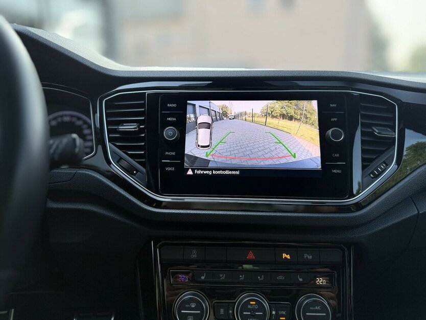 VW T-Roc R-Line 4Motion / CAM / PANO / Standheizung 95.788 km 24.990 € Mönchengladbach 41066